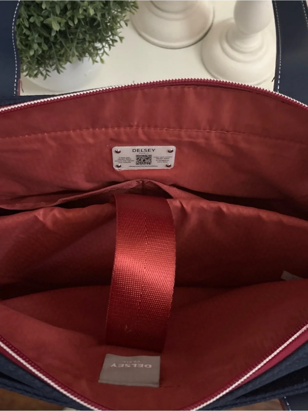 Delsey Paris Chatelet Air 2.0 Laptop shoulder bag-blue EUC